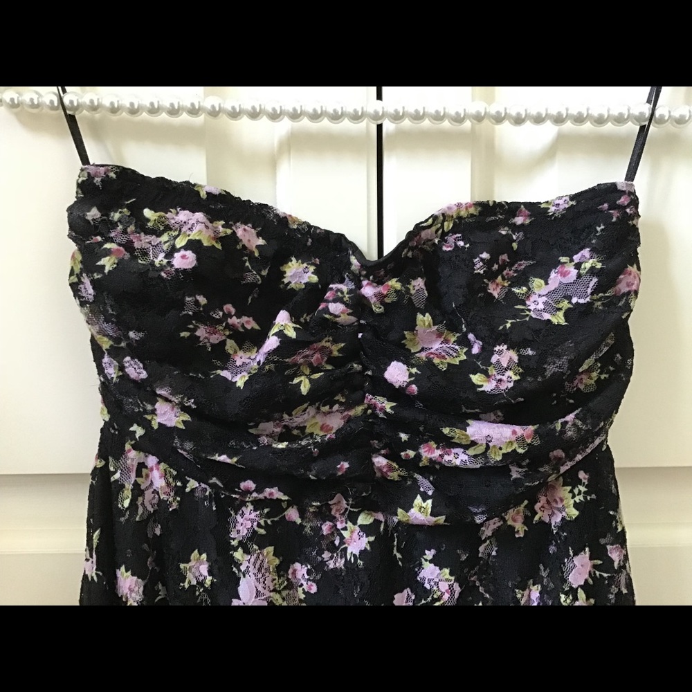 🔴HOST PICK🎉🔴STRAPLESS LACE DRESS🔴 - Picture 2 of 13